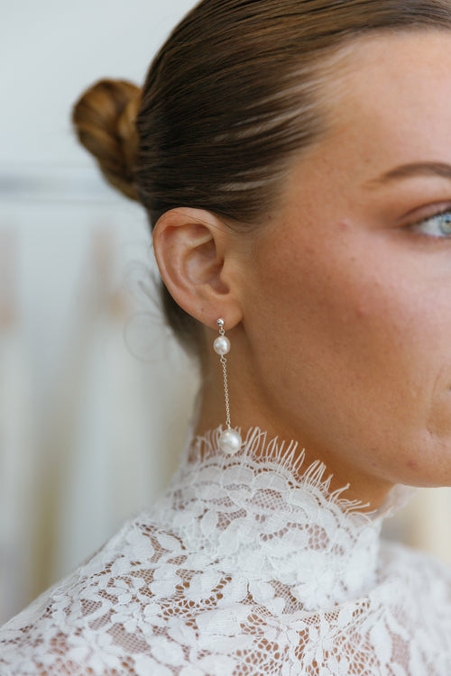Cinq- Stacked Pearl Earring