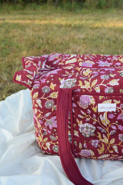 BURGUNDY FLORAL DUFFLE