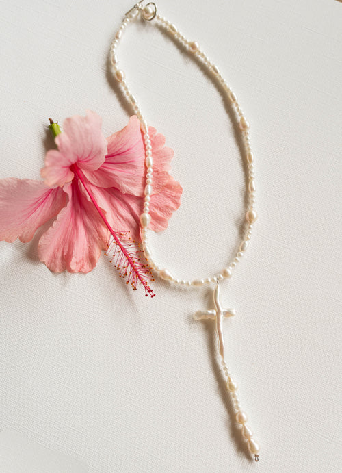 Kula- Pearl Cross Lariat