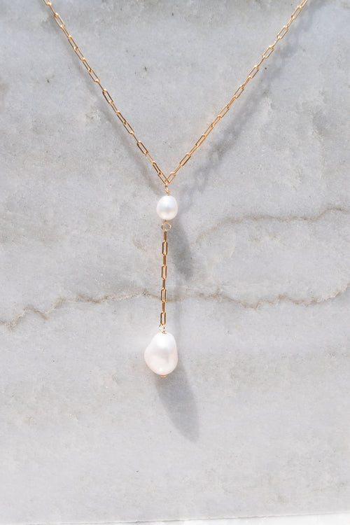 Brodi- Y-pearl necklace