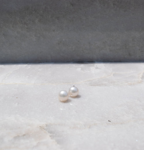 Dallis-Pearl Studs Earrings