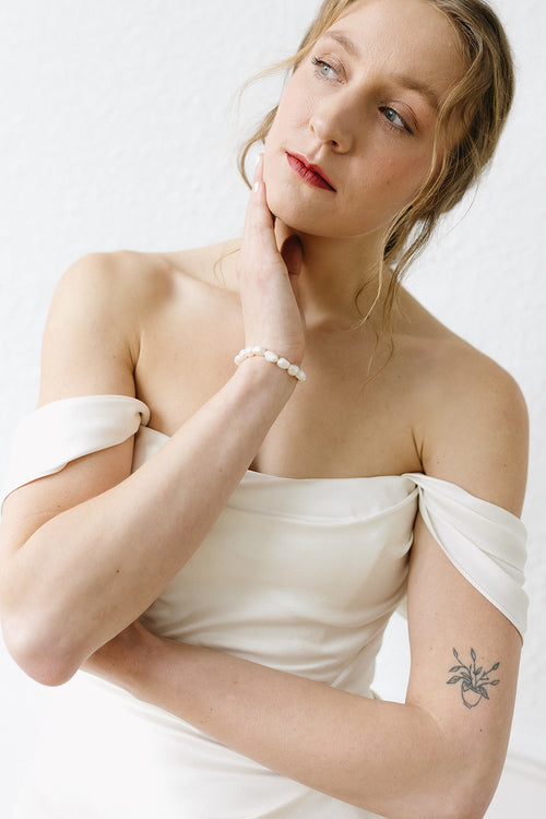Ash- Pearl Bracelet