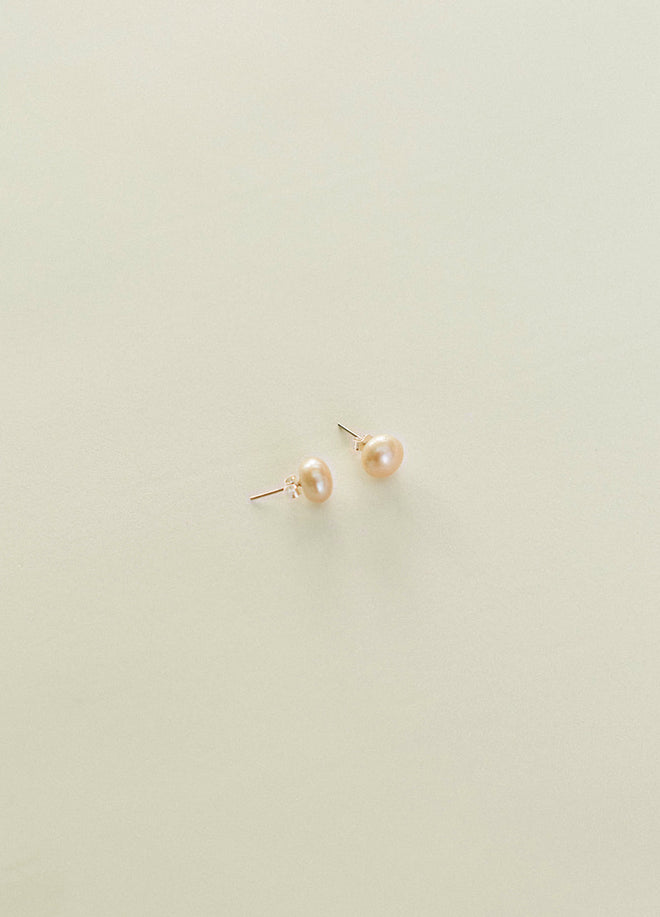 Carmen- Pink Pearl Studs