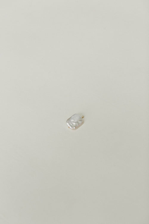 Baroque Sqaure Charm