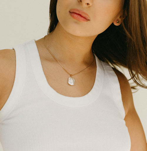 Baroque Sqaure Charm