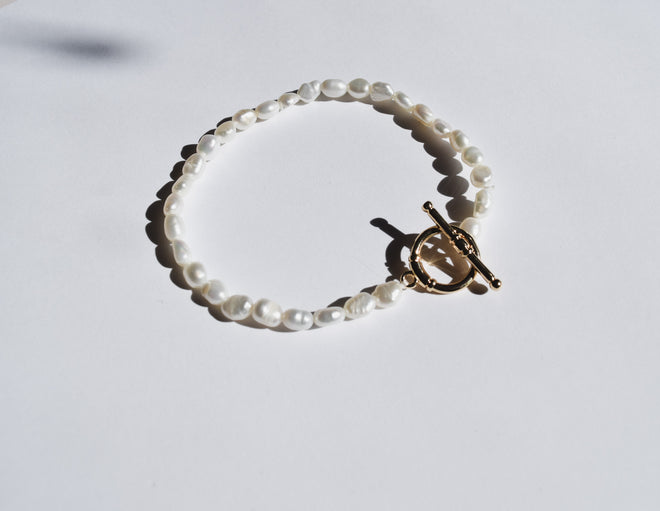 Maude- Toggle Clasp Bracelet