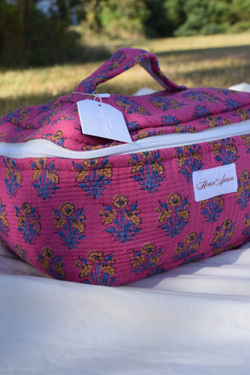 MAGENTA VANITY CASE