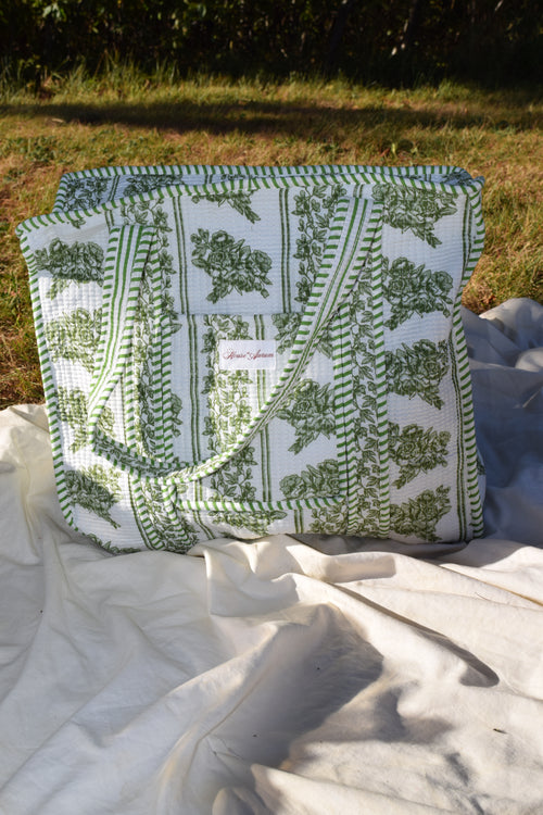 GREEN WHITE FLORAL TOTE
