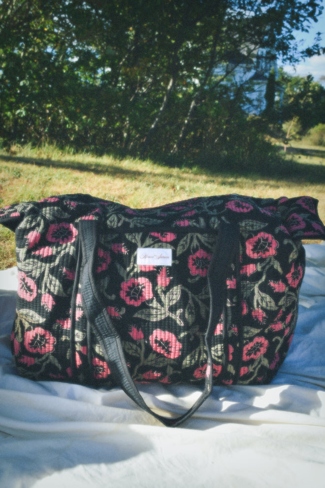 BLACK PINK DUFFLE
