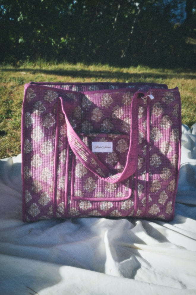 PLUM FLORAL TOTE