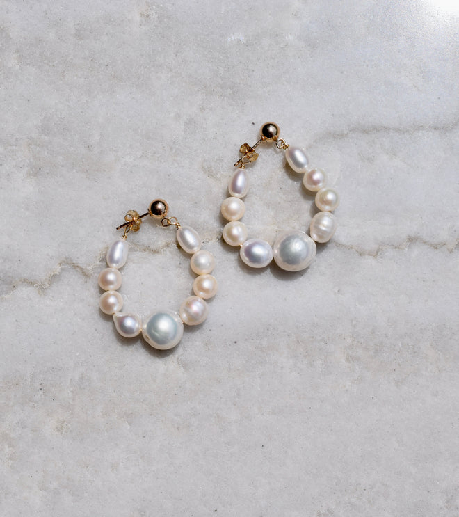 Niva- Oval Pearl Hoop Earring