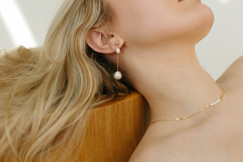 Cinq- Stacked Pearl Earring