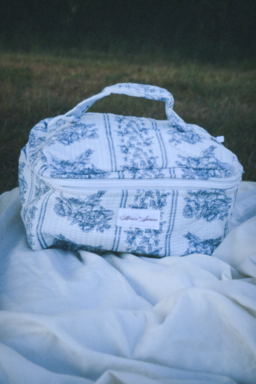 LIGHT BLUE FLORAL VANITY CASE