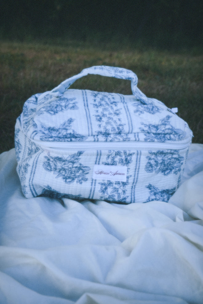 LIGHT BLUE FLORAL VANITY CASE