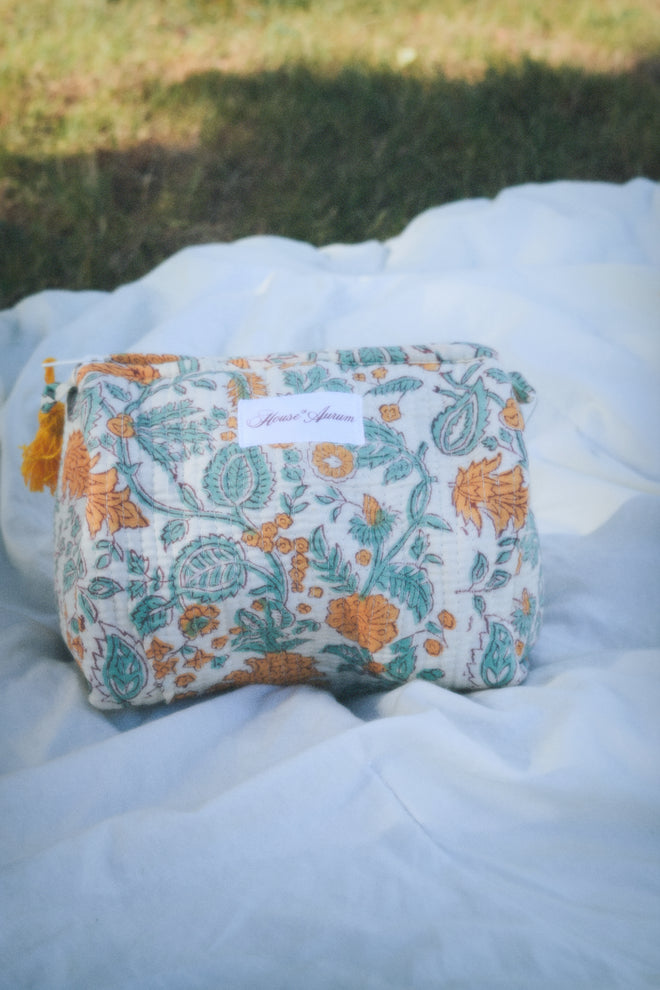 TURQUOISE CREAM COSMETIC CASE