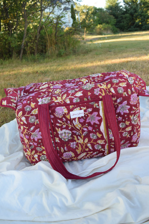 BURGUNDY FLORAL DUFFLE