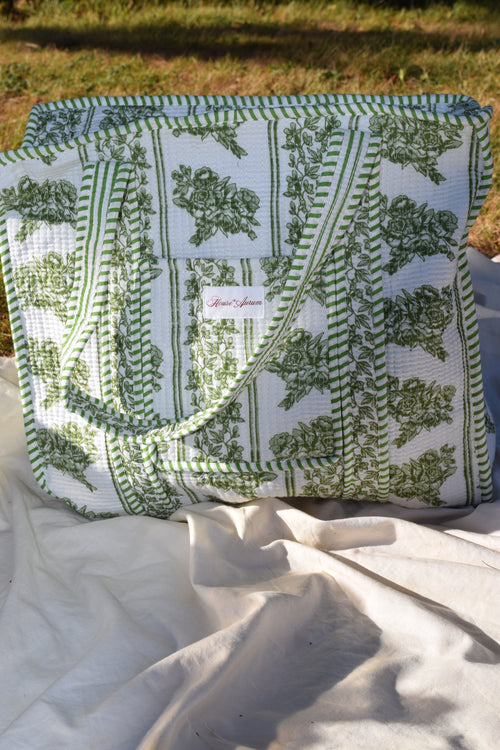 GREEN WHITE FLORAL TOTE
