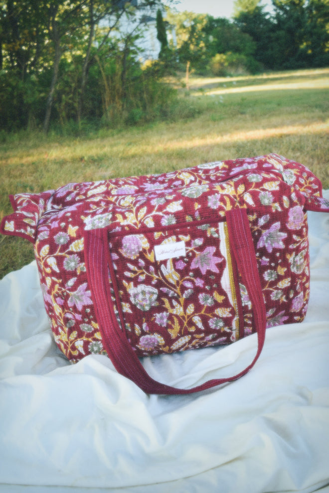 BURGUNDY FLORAL DUFFLE