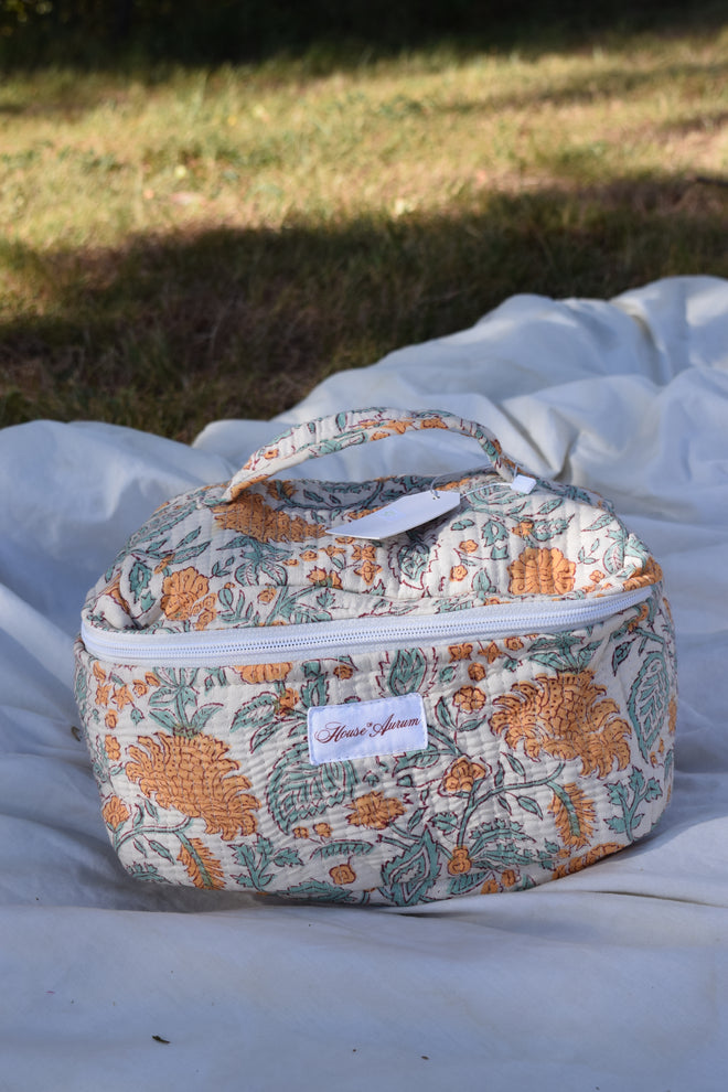 TURQUOISE CREAM VANITY CASE
