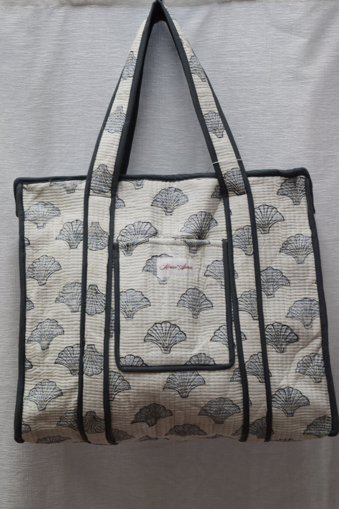 GRAY SEASHELL TOTE