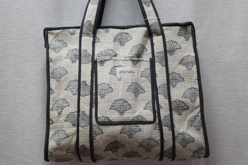 GRAY SEASHELL TOTE