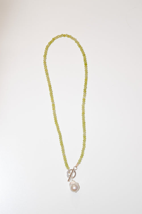Pippa- Peridot Gemstone Pearl Necklace