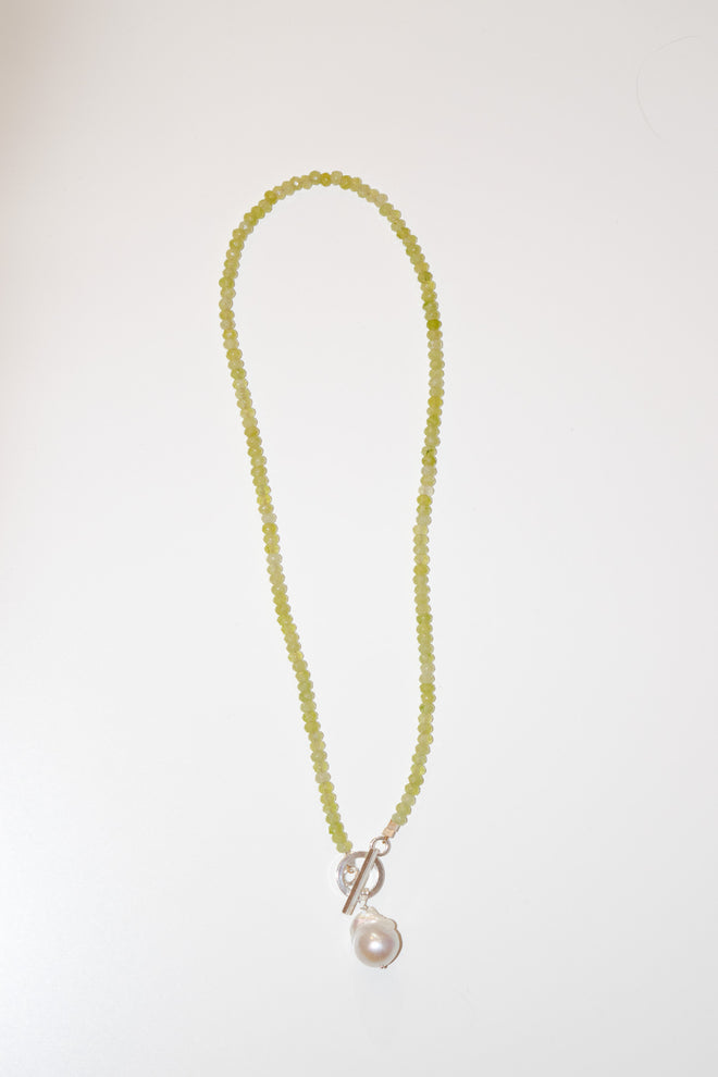 Pippa- Peridot Gemstone Pearl Necklace
