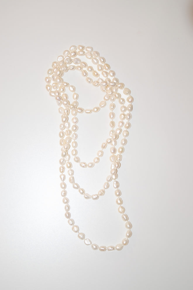 Marilyn- Statement Pearl Infinity Necklace