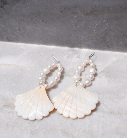 Ari- Pearl Shell Earring