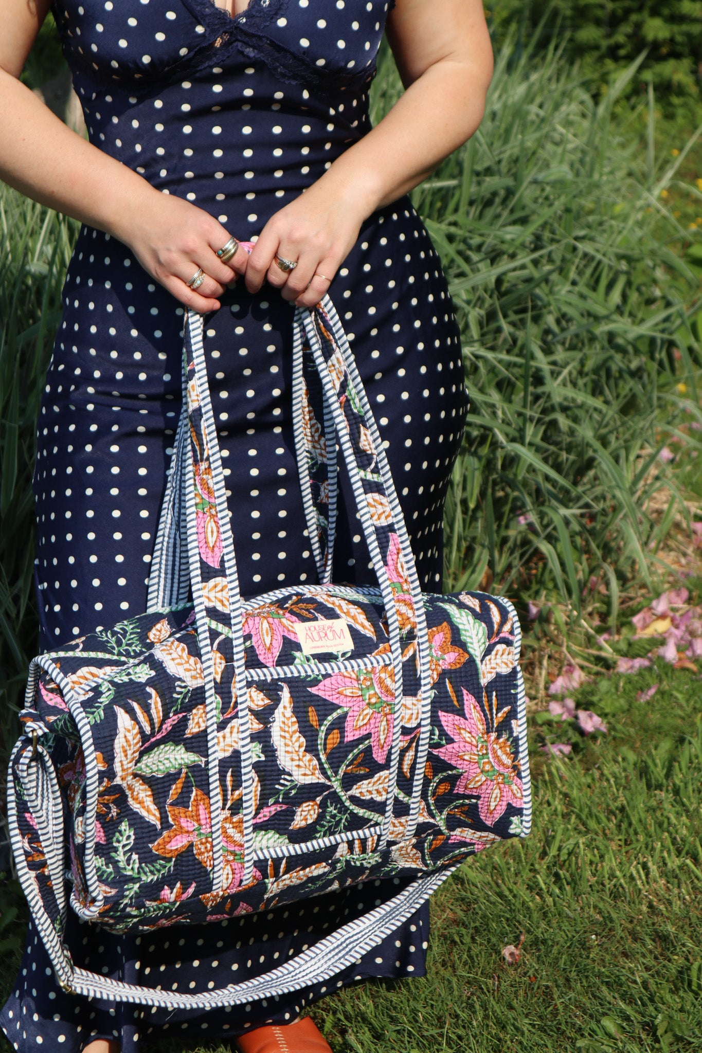 THE MEDIUM DUFFLE