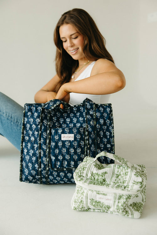 Diamond Quilted Tote- Navy Pattern