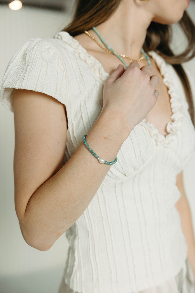 Una- Gemstone Pearl Bracelet