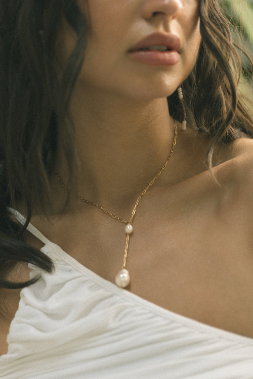 Brodi- Y-pearl necklace